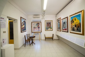 Galleria allestita,pronta per l'inaugurazione