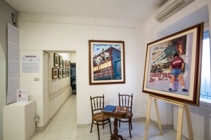 Galleria allestita,pronta per l'inaugurazione