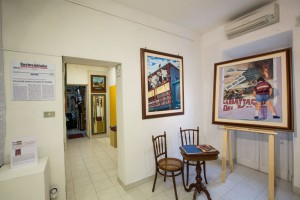 Galleria allestita,pronta per l'inaugurazione