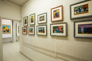 Galleria allestita,pronta per l'inaugurazione