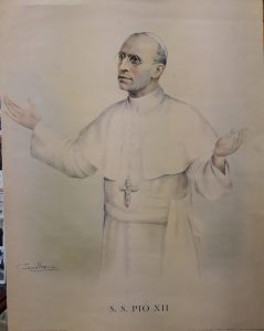 Spoltore, stampa cm. 53x42 del ritratto di papa Pio XII, realizzato nel 1947, fu usato come ritratto ufficiale nell'Anno santo del 1950.